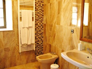 Chambre Standard avec lits jumeaux | Salle de bain