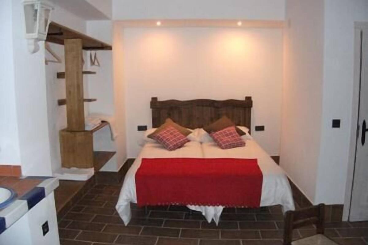 Select Comfort beds, individually decorated, individually furnished