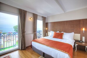 Superior Double Room with Sea View | Free minibar items, in-room safe, soundproofing, iron/ironing board