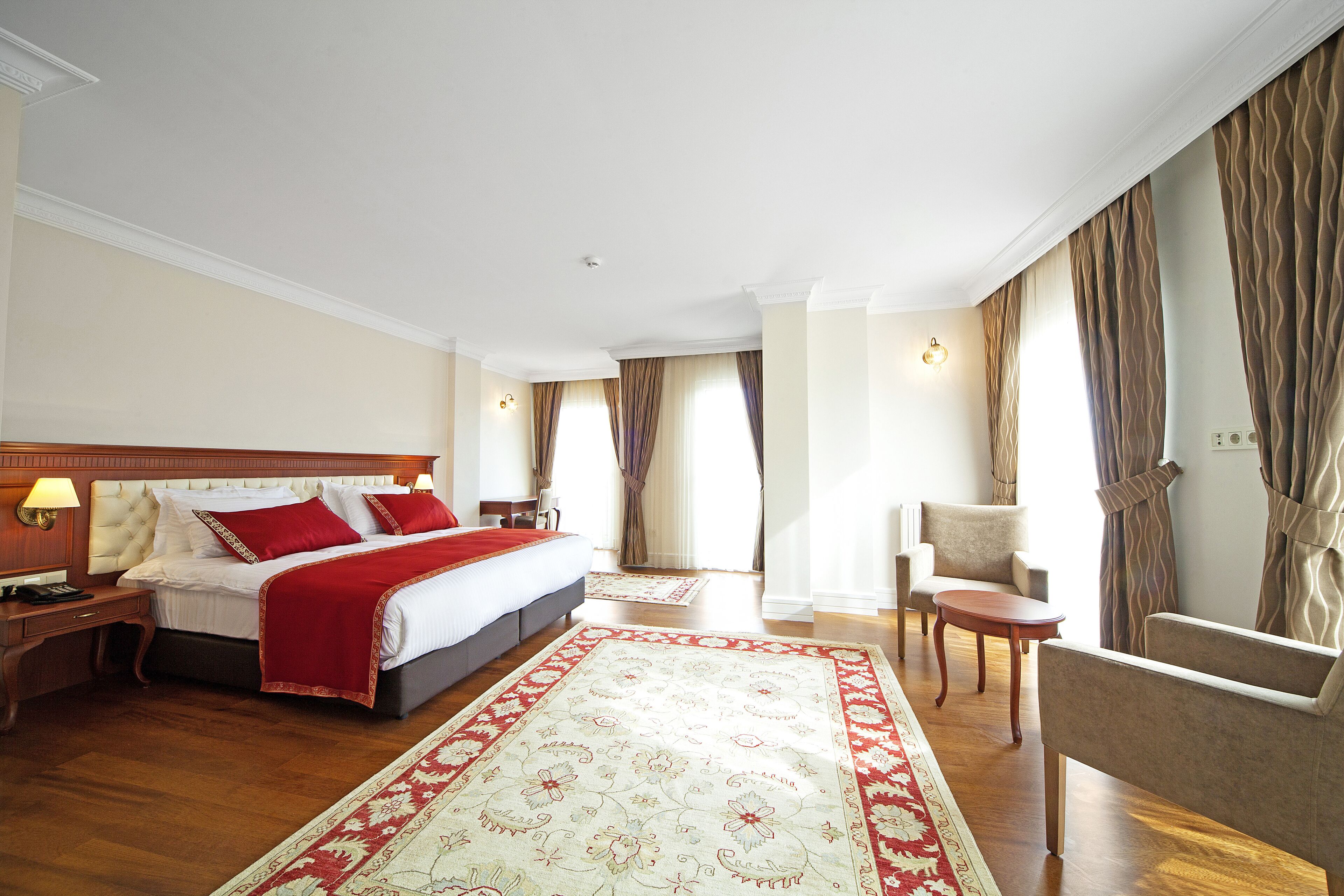 deluxe double room with sea view | free minibar items, in-room safe, soundproofing, iron/ironing board
