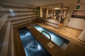 2 indoor pools, sun loungers