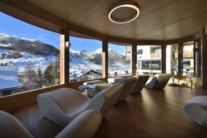 Sauna, hot tub, Turkish bath, body treatments, body scrubs, facials