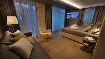 Suite Superior Spa, Mountain View | Premium bedding, pillowtop beds, minibar, in-room safe