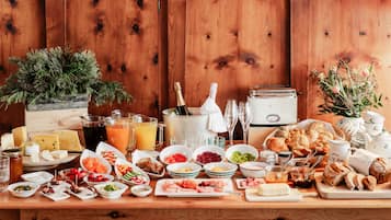 Tägliches inbegriffenes kontinentales Frühstück
