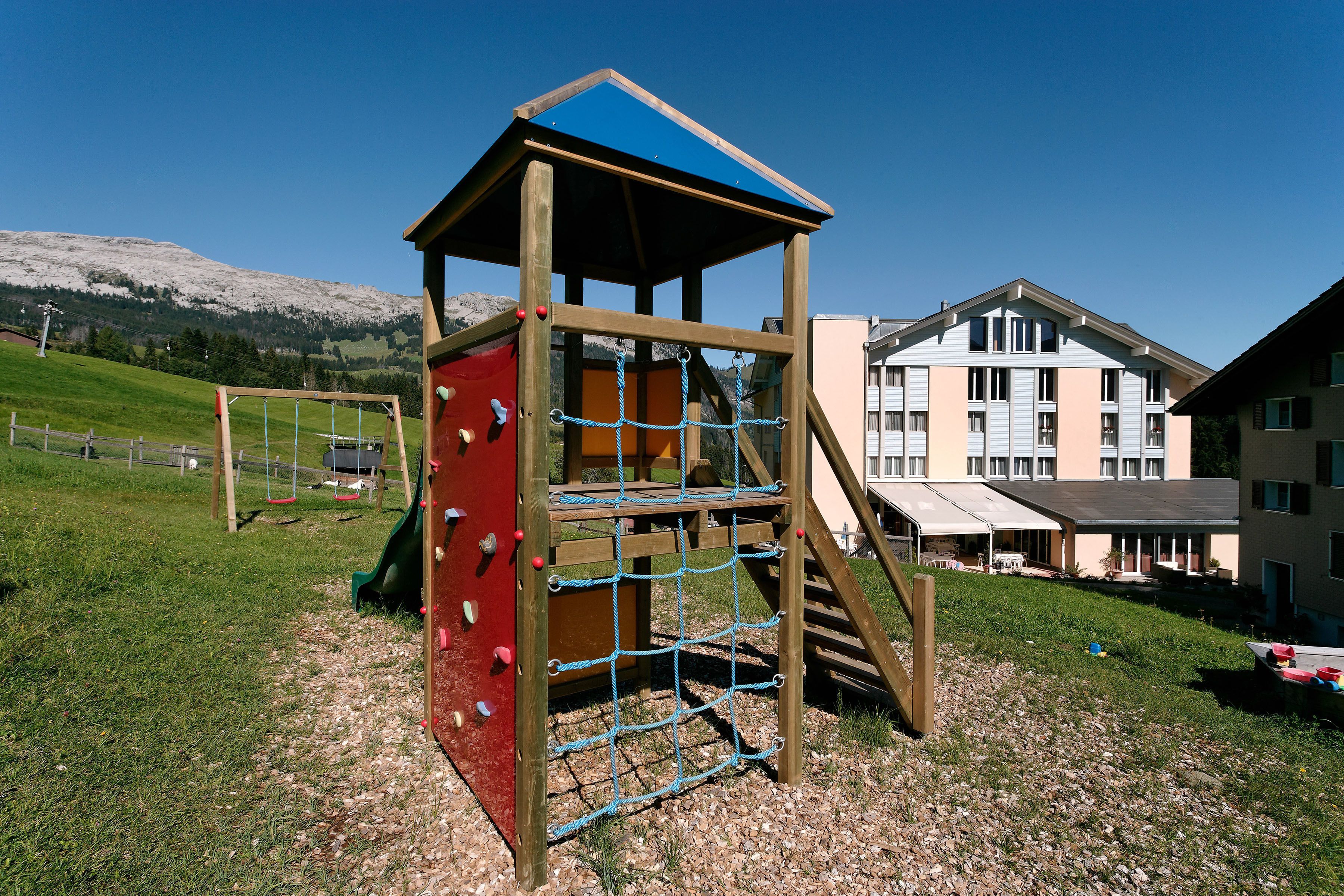 children’s play area – outdoor