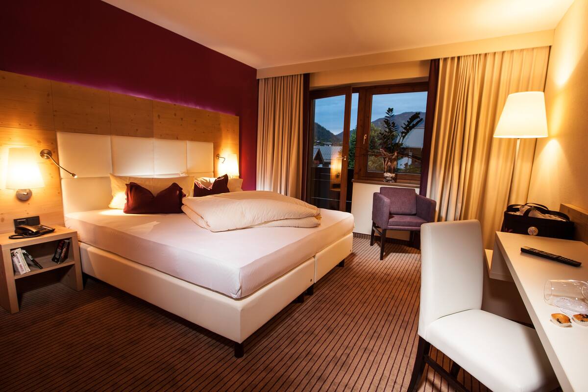 premium bedding, in-room safe, desk, blackout curtains