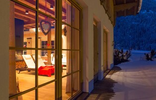 桑拿、湿蒸房、身体护理、芳香疗法、热石按摩、产前按摩