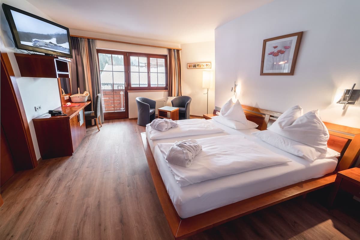 Double Room, Balcony (Avant Garde) | Minibar, in-room safe, free cots/infant beds, rollaway beds