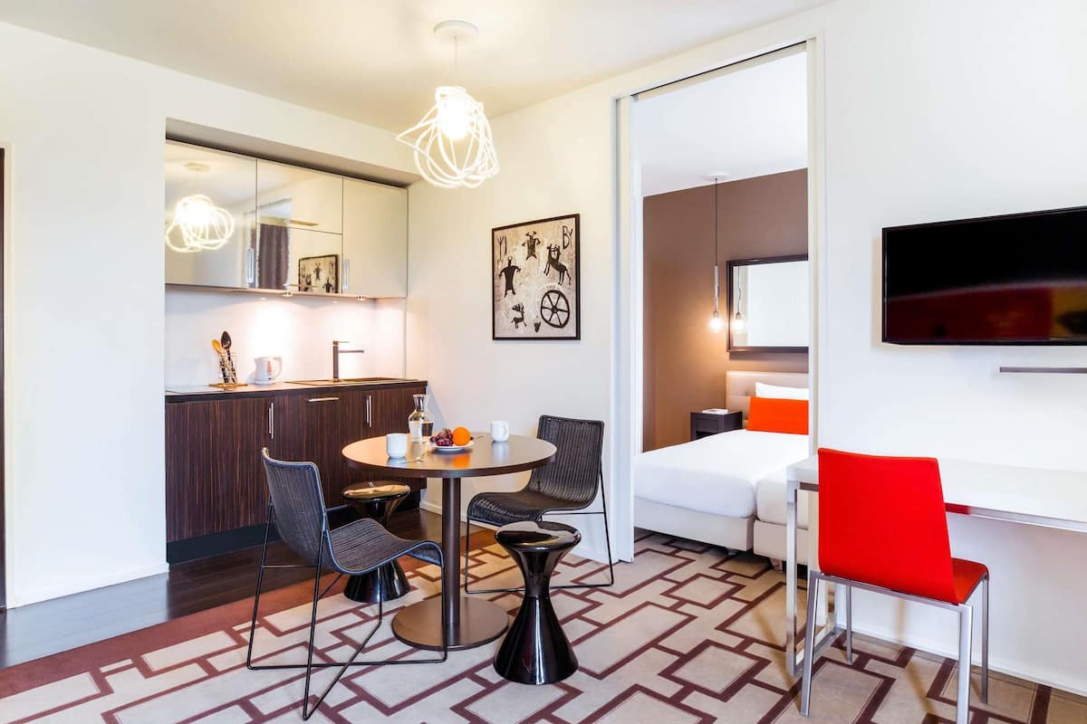 1 bedroom, premium bedding, in-room safe, desk