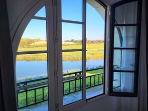 อพาร์ทเมนท์, 1 ห้องนอน | เครื่องนอนระดับพรีเมียม, ตู้นิรภัยในห้องพัก, โต๊ะทำงาน, ผ้าม่านกันแสง