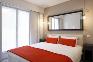 1 bedroom, premium bedding, in-room safe, desk