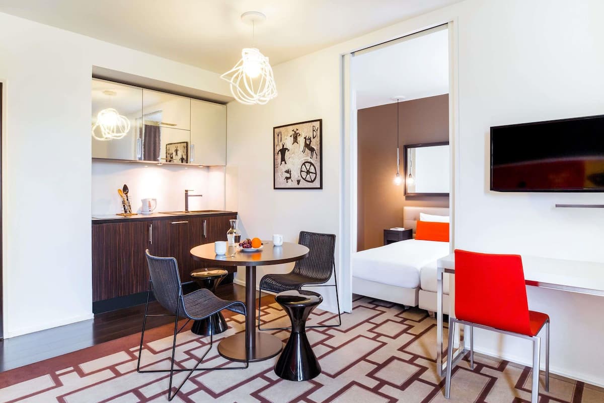 1 bedroom, premium bedding, in-room safe, desk