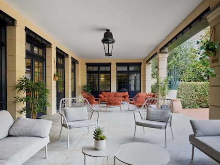 Seasonal outdoor pool. Aparthotel Adagio Serris - Val d'Europe