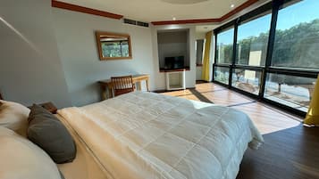 Habitació superior, 1 llit de matrimoni gran | Escriptori, wifi gratuïta i roba de llit