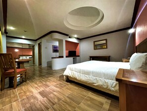 1 bedroom, desk, free WiFi, bed sheets