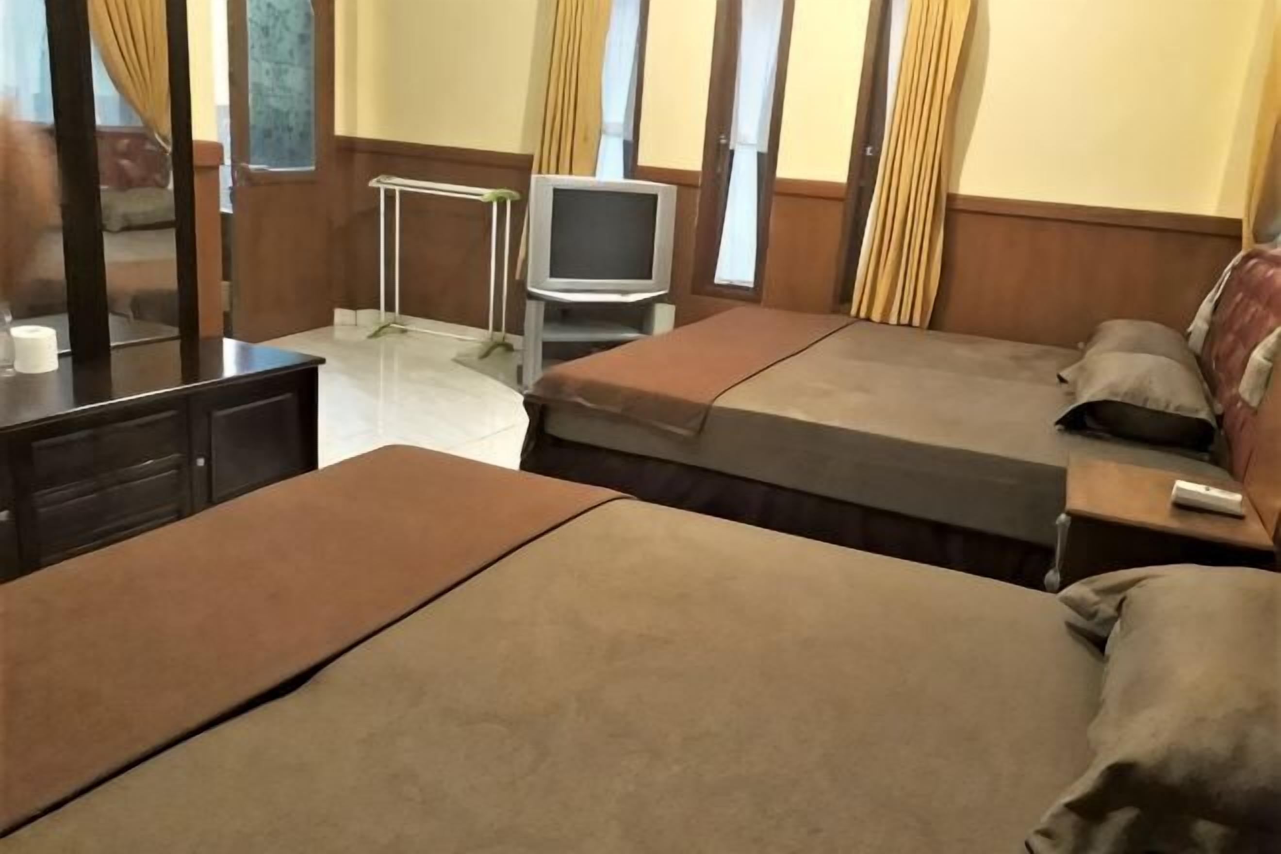 Free WiFi, bed sheets