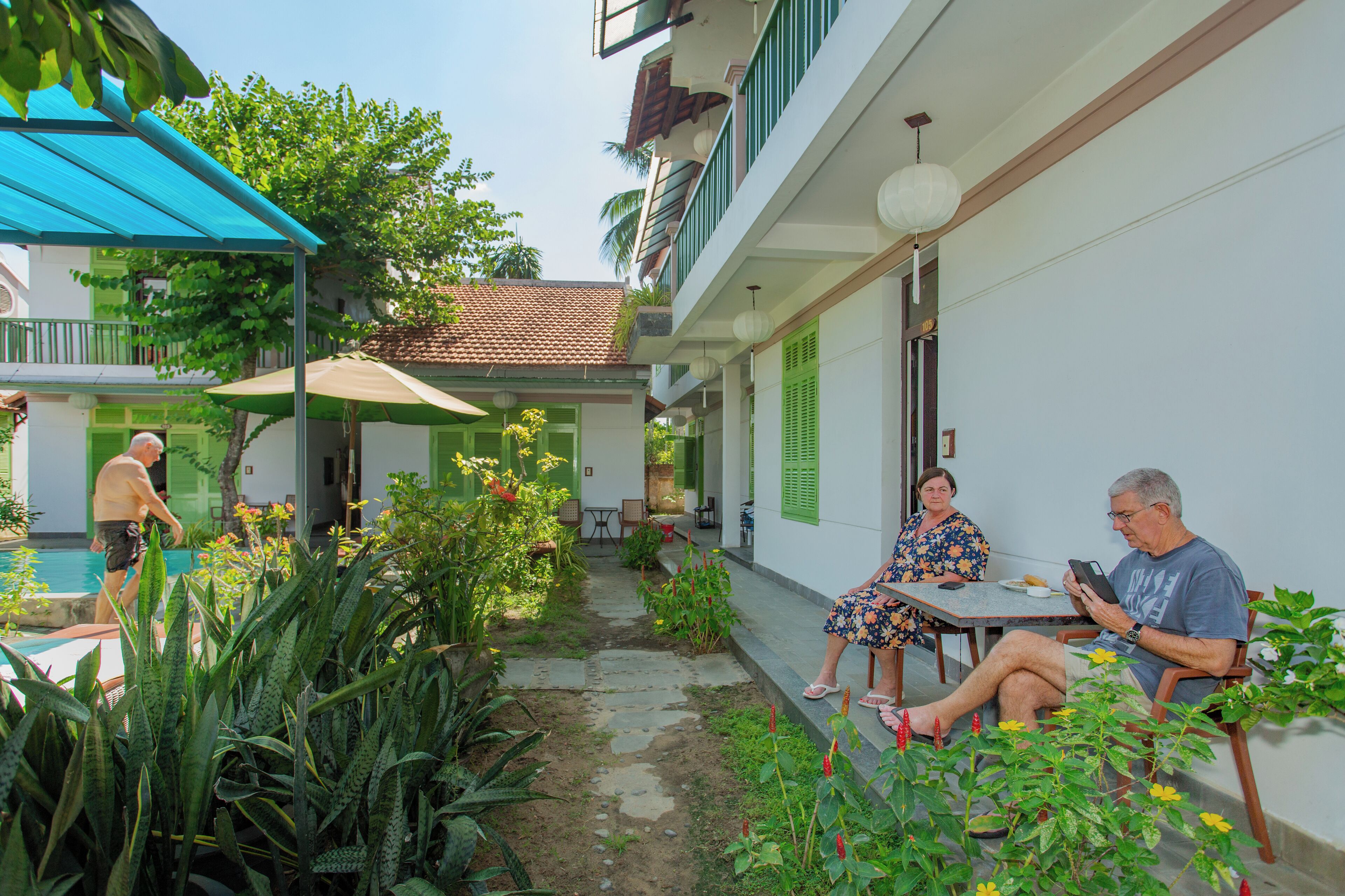 deluxe twin room, 2 single beds, poolside | 1 bedroom, minibar, desk, free wifi