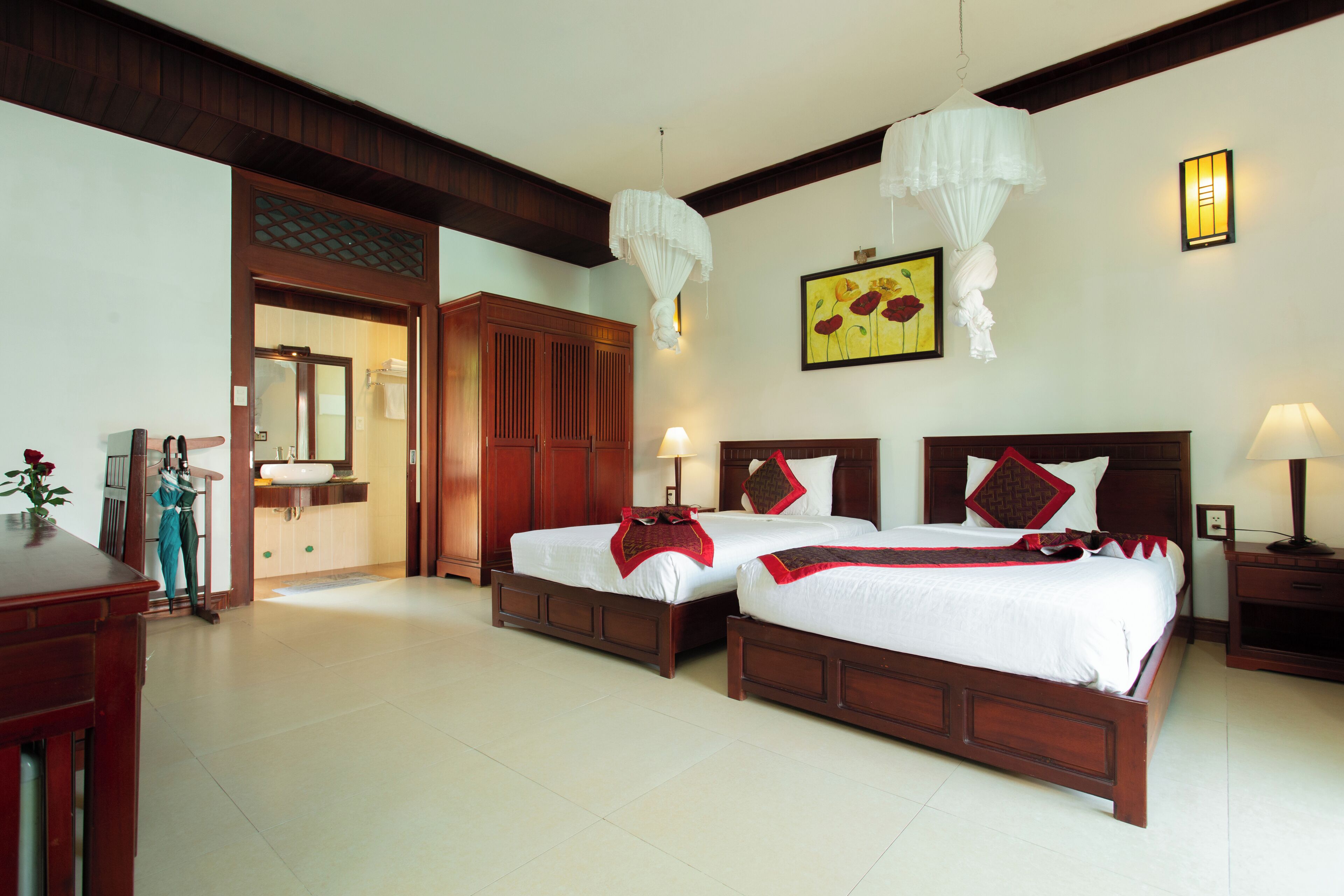 superior twin room, 2 single beds, poolside | 1 bedroom, minibar, desk, free wifi