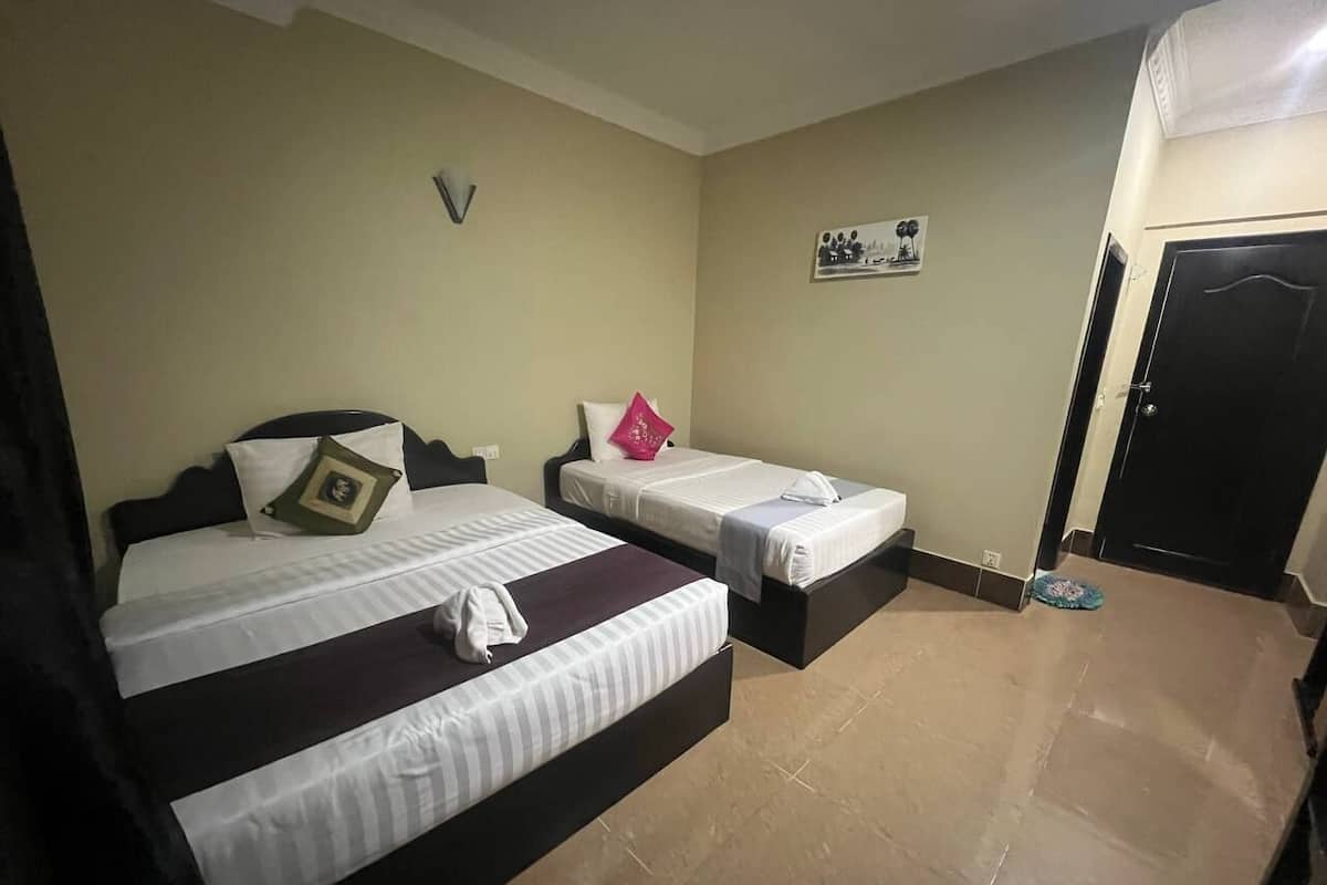 Deluxe Triple Room | Egyptian cotton sheets, premium bedding, minibar, in-room safe