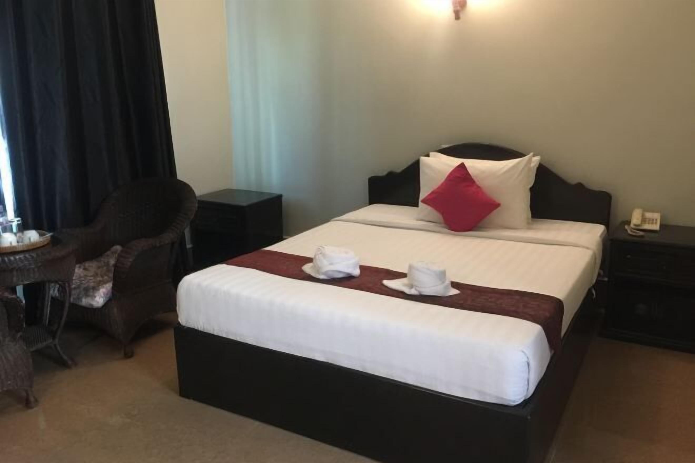 Egyptian cotton sheets, premium bedding, minibar, in-room safe