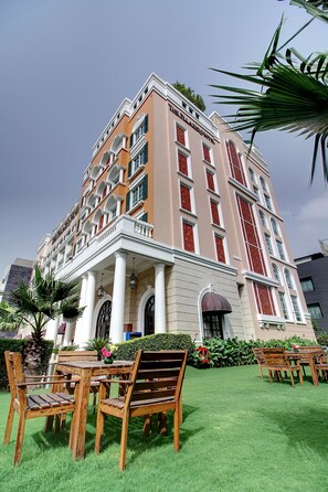 Property grounds - The Pllazio Hotel (Gurugram)