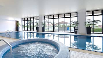Indoor spa tub