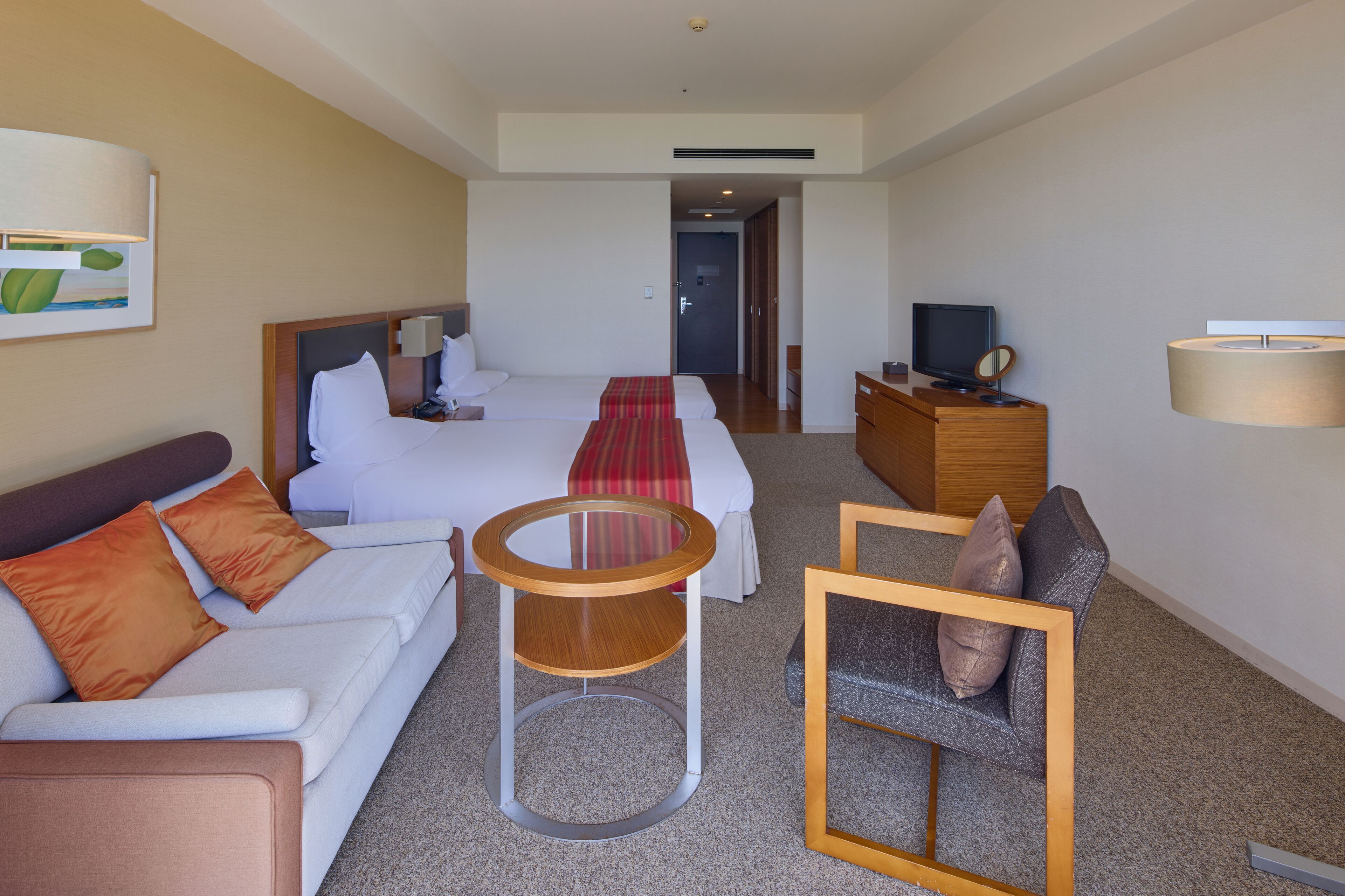 Down comforters, in-room safe, free WiFi, bed sheets