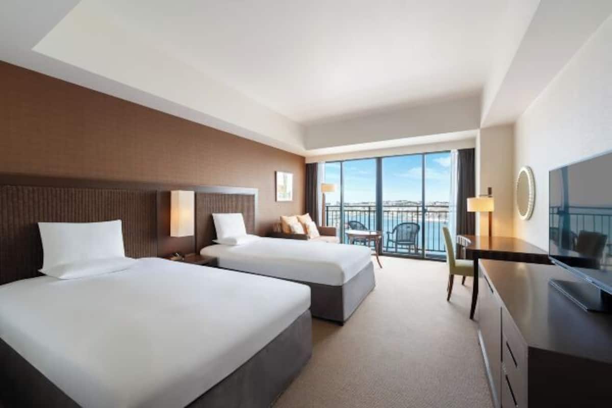 Edredón, caja de seguridad en la habitación, wifi gratis y ropa de cama