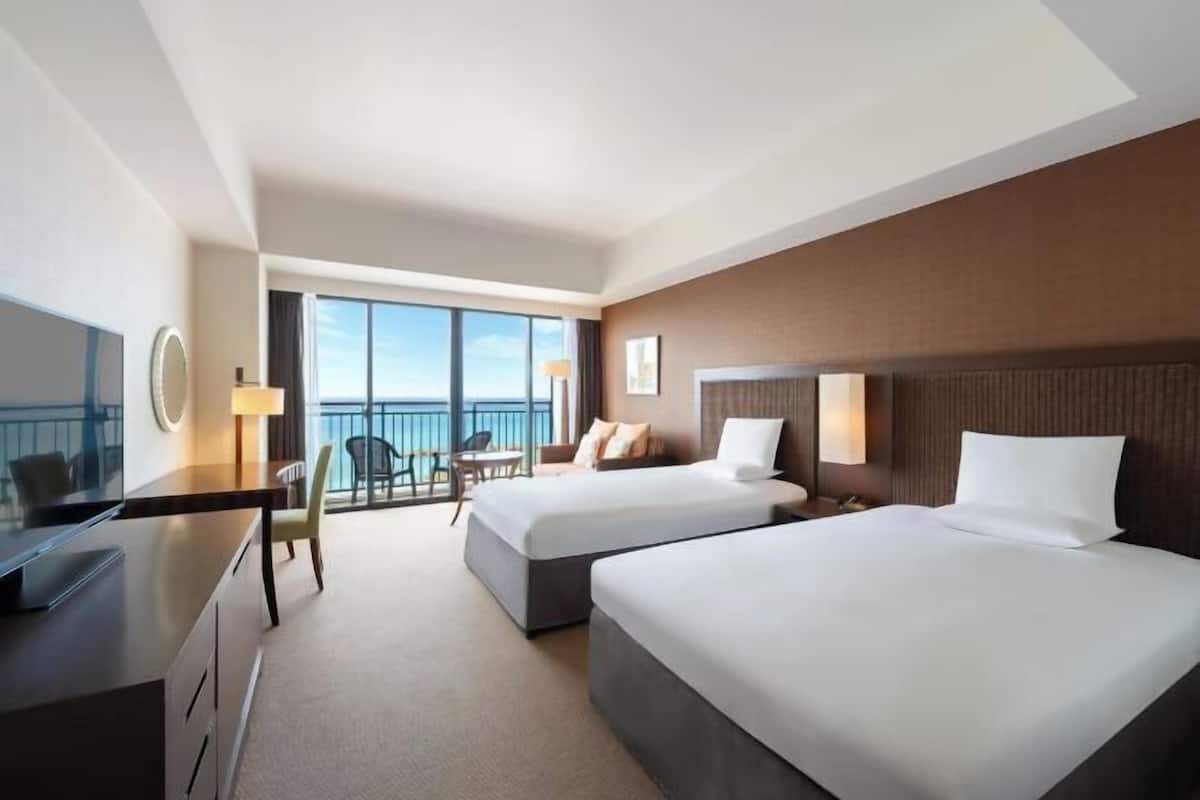 Down comforters, in-room safe, free WiFi, bed sheets