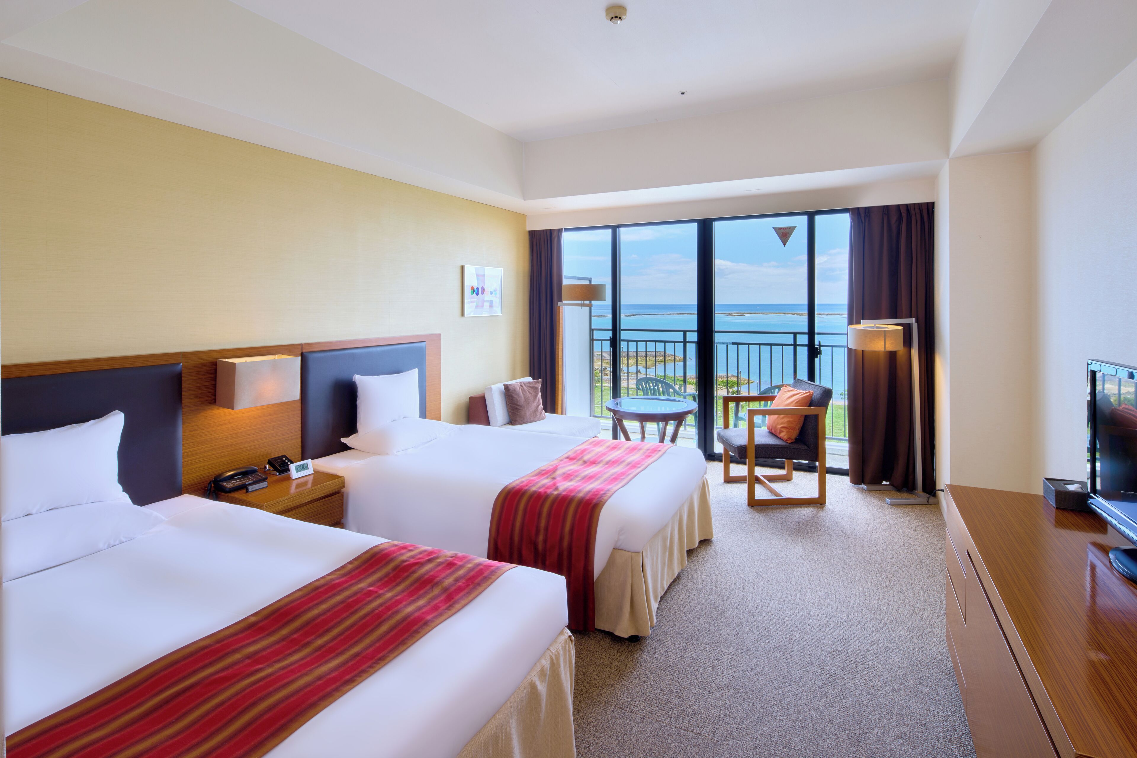 Down comforters, in-room safe, free WiFi, bed sheets