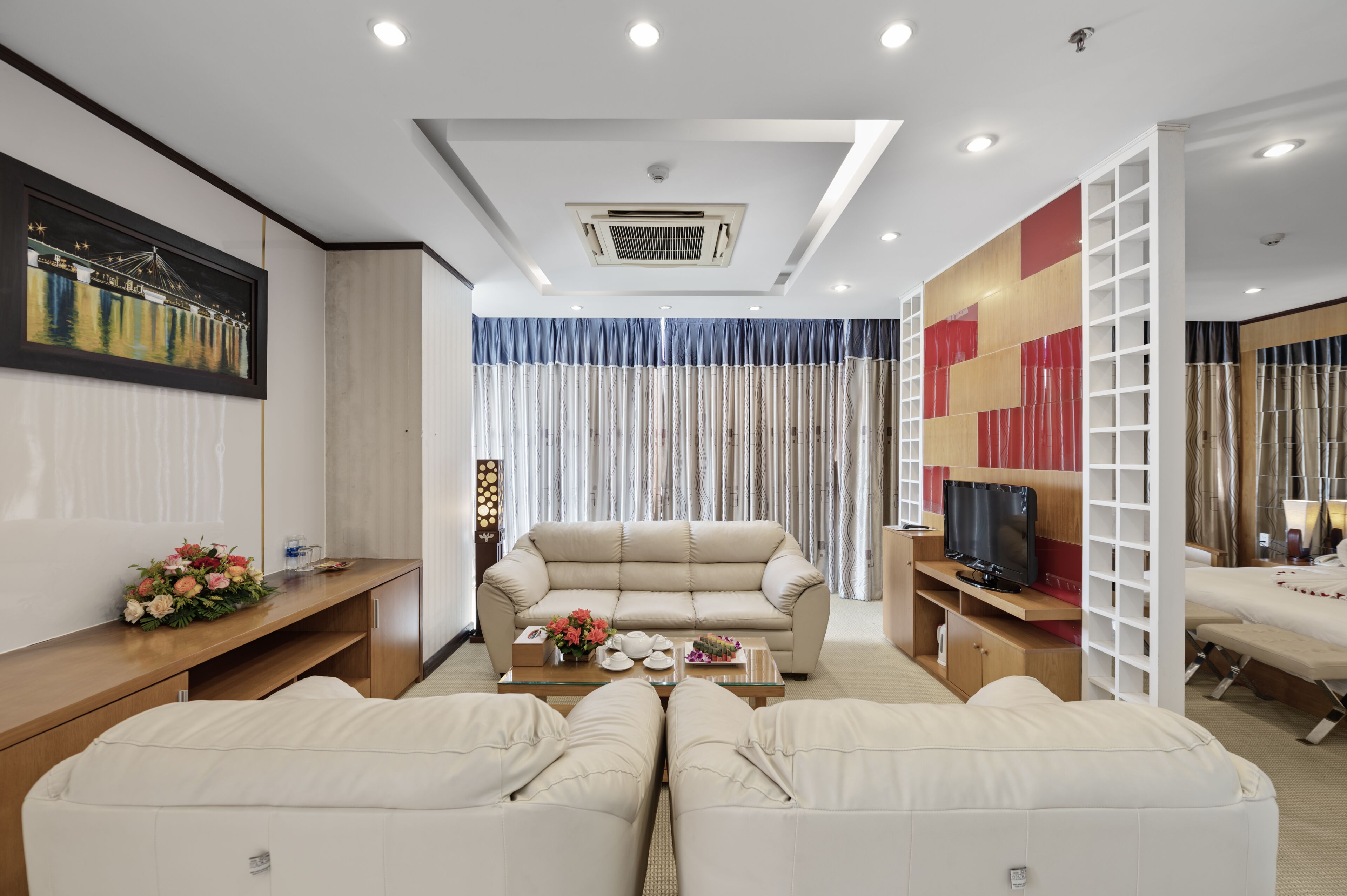 Suite, 1 King Bed | Minibar, in-room safe, desk, laptop workspace