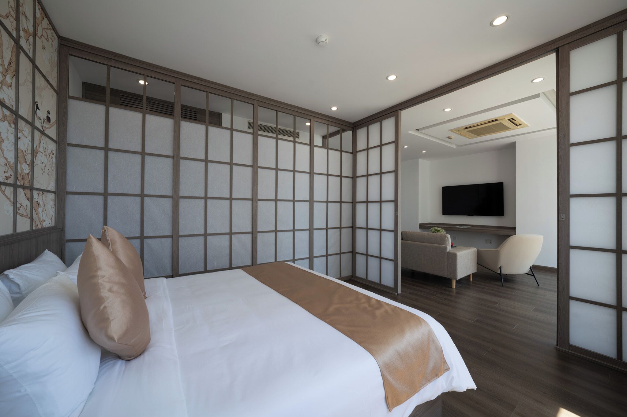 Luxury Suite, City View | Minibar, in-room safe, desk, blackout drapes