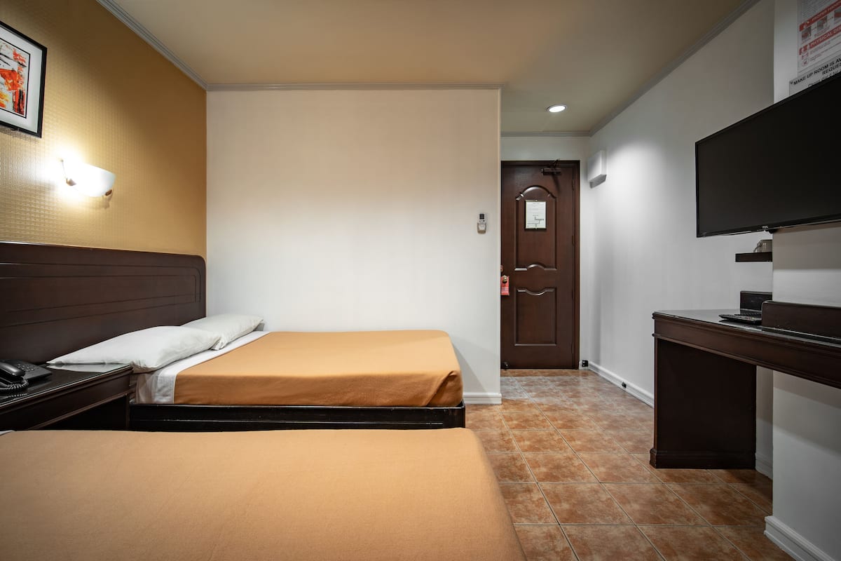 Free WiFi, bed sheets