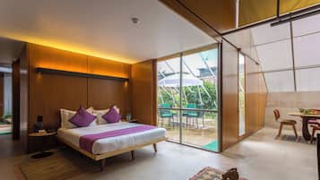 Villa Ground | Minibar, in-room safe, desk, blackout curtains