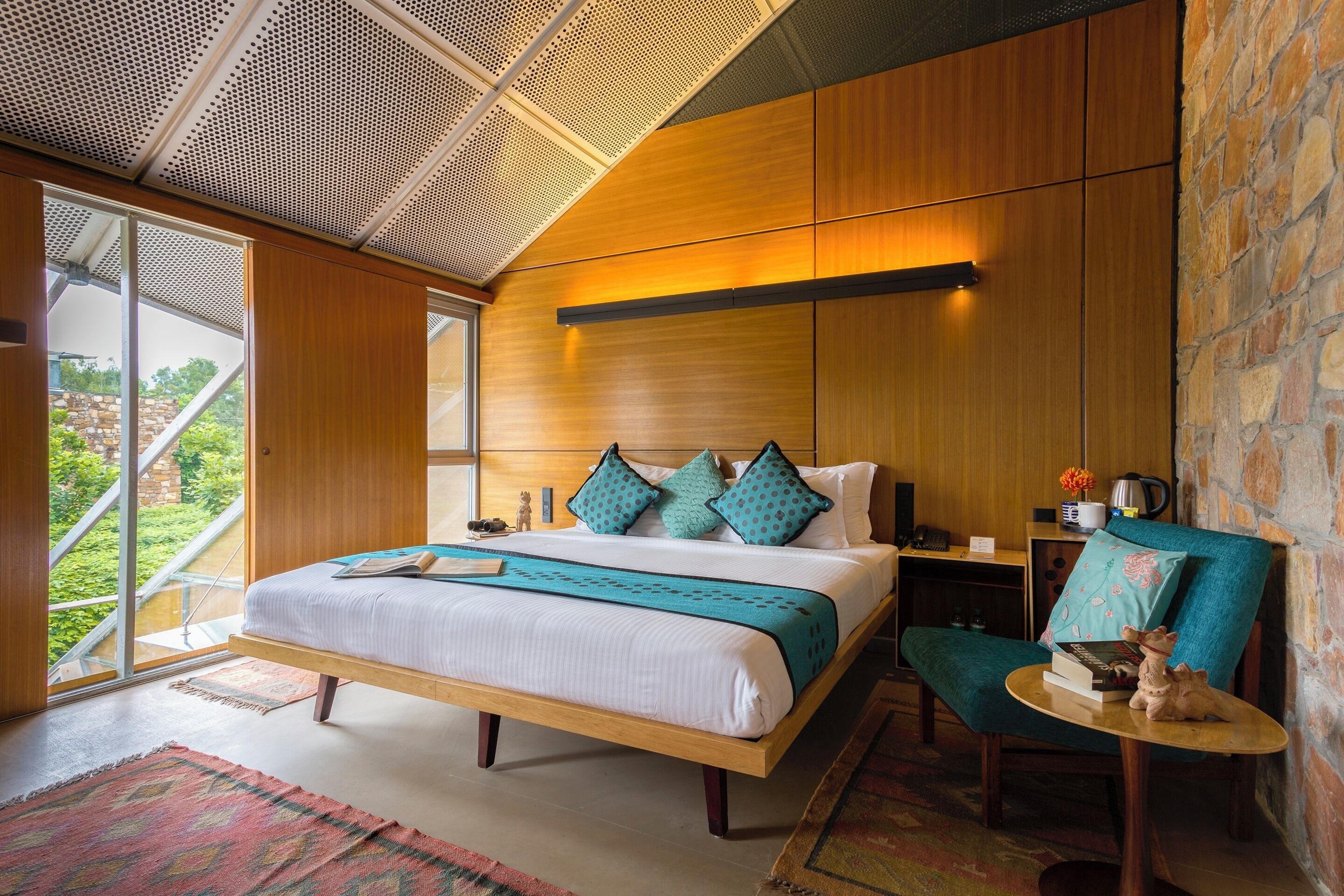 Chambre VIP | Minibar, coffres-forts dans les chambres, bureau, rideaux occultants