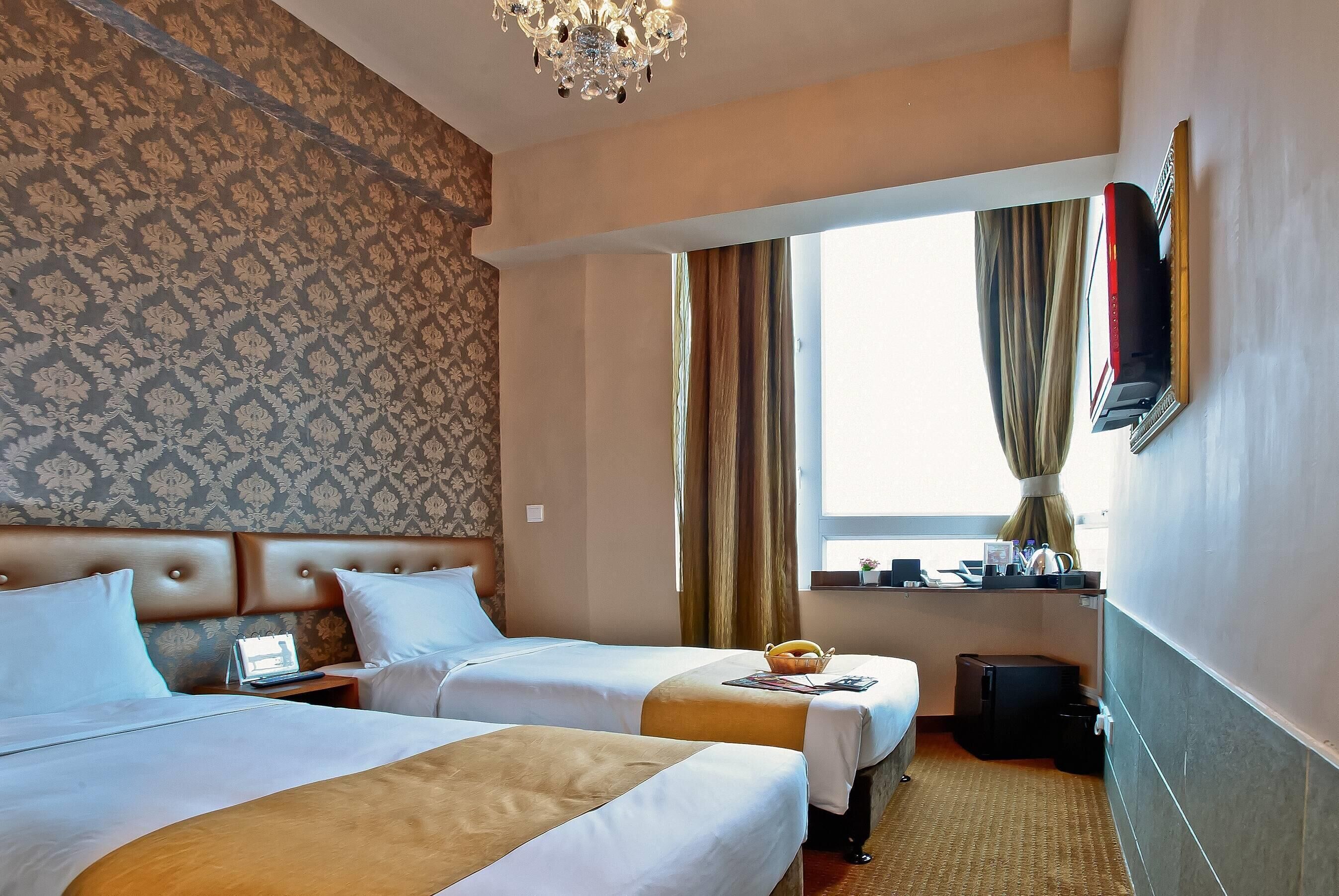 Down comforters, in-room safe, soundproofing, free WiFi
