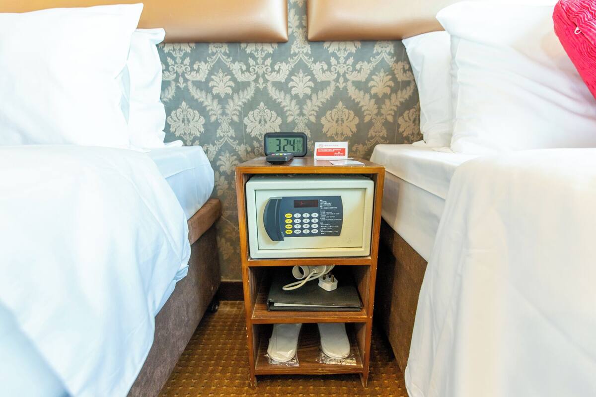 Down duvets, in-room safe, soundproofing, free WiFi