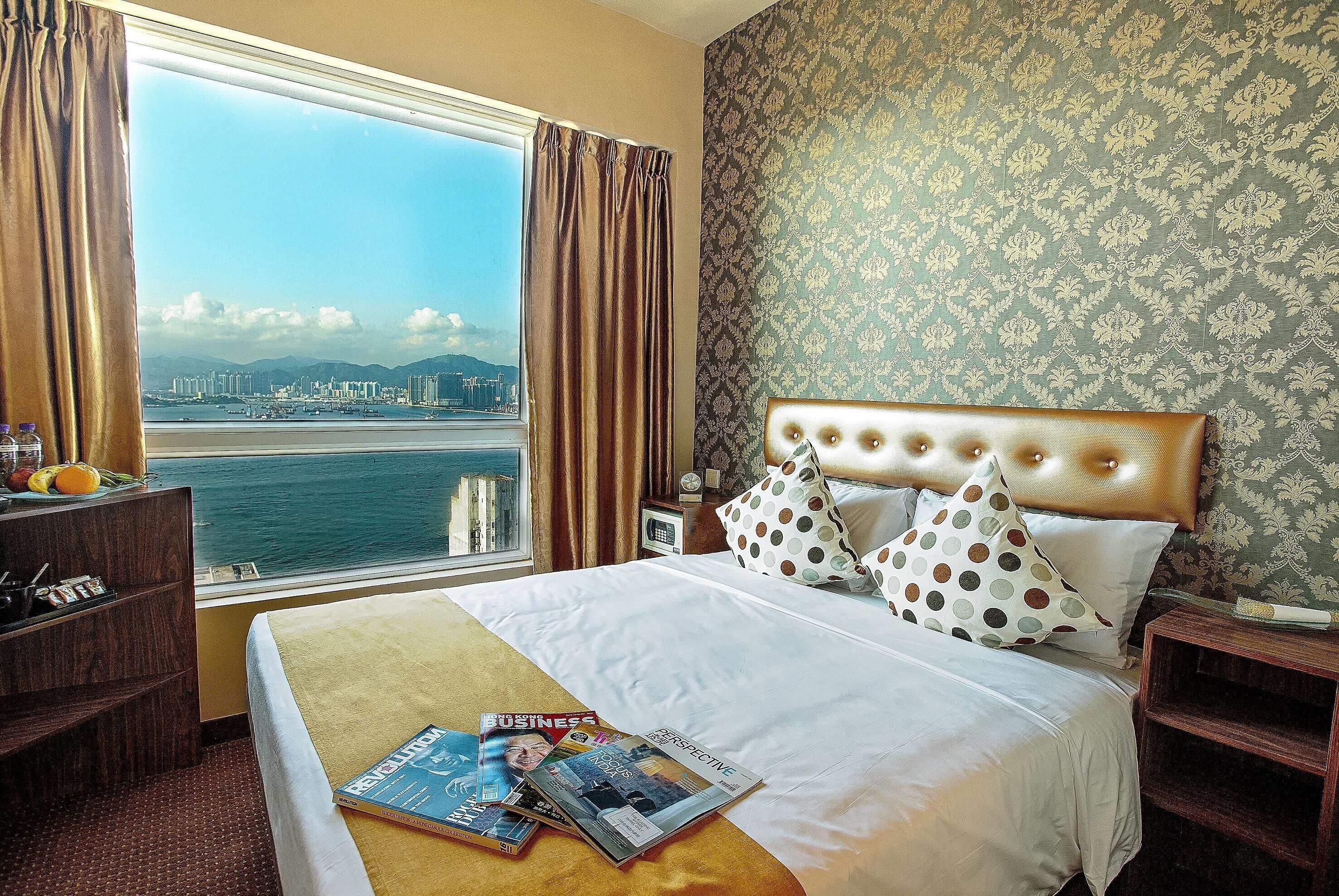Down comforters, in-room safe, soundproofing, free WiFi