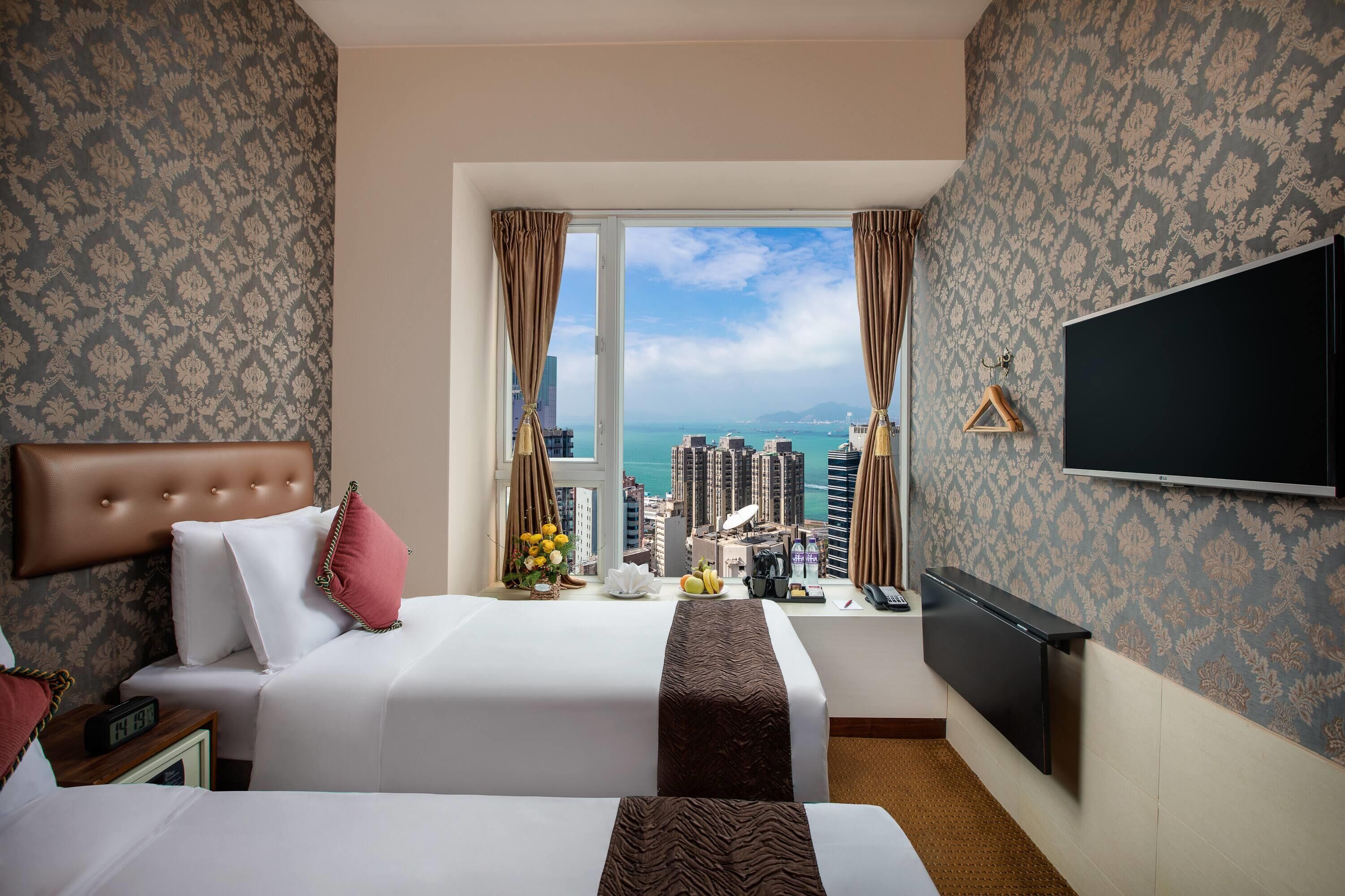 Down comforters, in-room safe, soundproofing, free WiFi