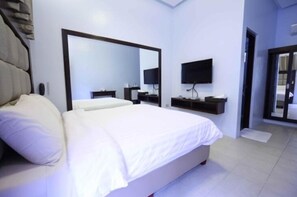Standaard kamer | Bedden met traagschuimmatras, een minibar, een kluis op de kamer