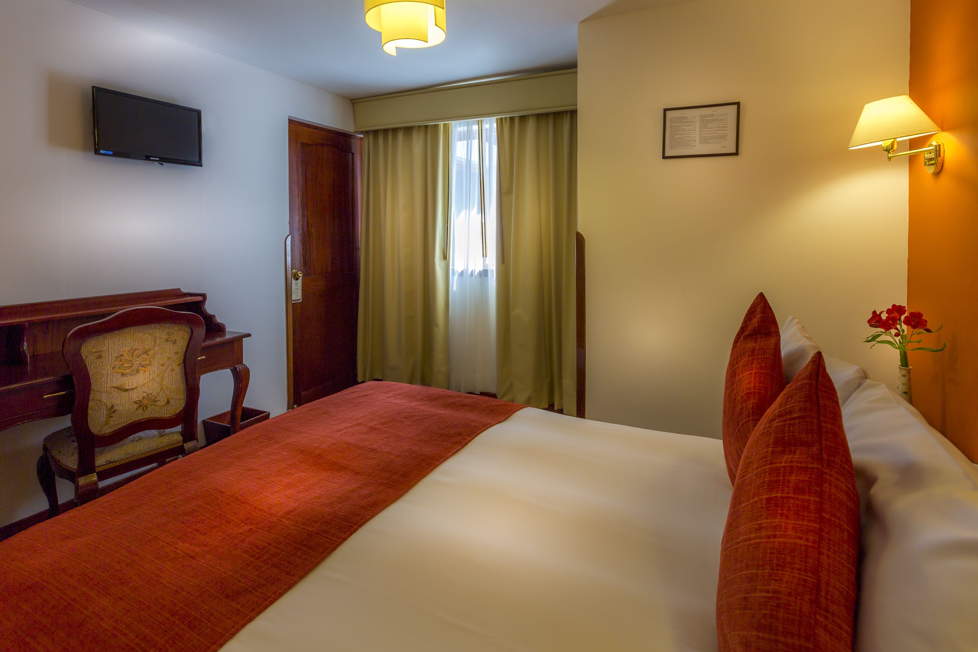 Photo - Katari Plaza Cusco El Virrey