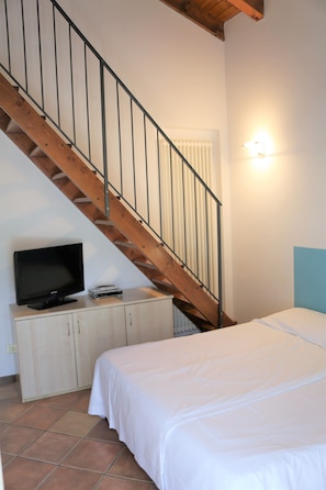 Apartment, 2 Bedrooms, Garden View