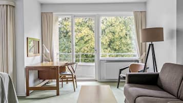 Junior-dobbeltværelse | 1 soveværelse, senge med madrasser af memory foam, skrivebord