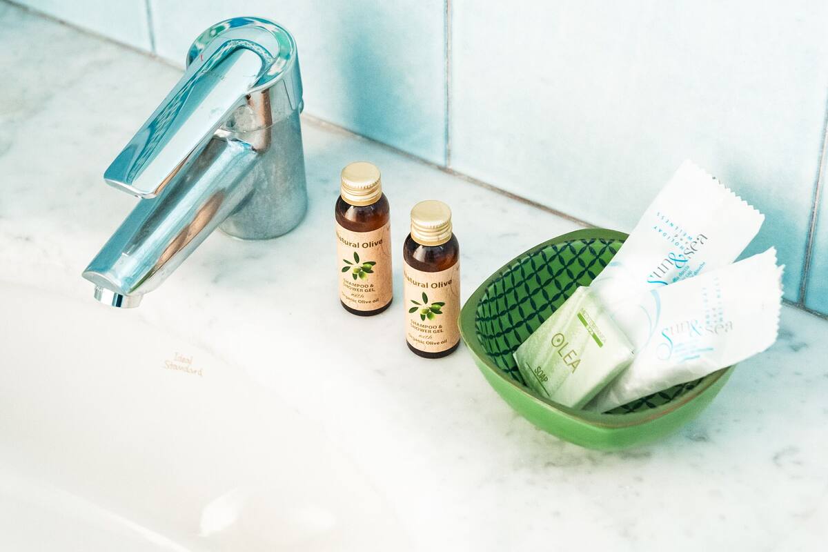 double or twin room, sea view | bathroom | shower, free toiletries, hair dryer, bidet