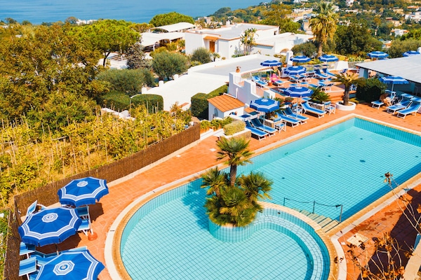 3 indoor pools, 2 outdoor pools, pool umbrellas, sun loungers
