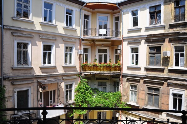 Courtyard view - Queen Valery (Odesa)
