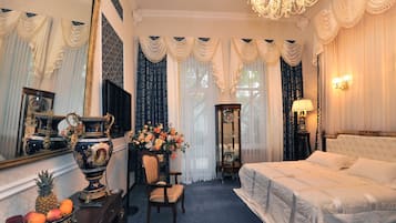 Suíte design, terraço | Roupas de cama premium, cofres nos quartos, individualmente decorados