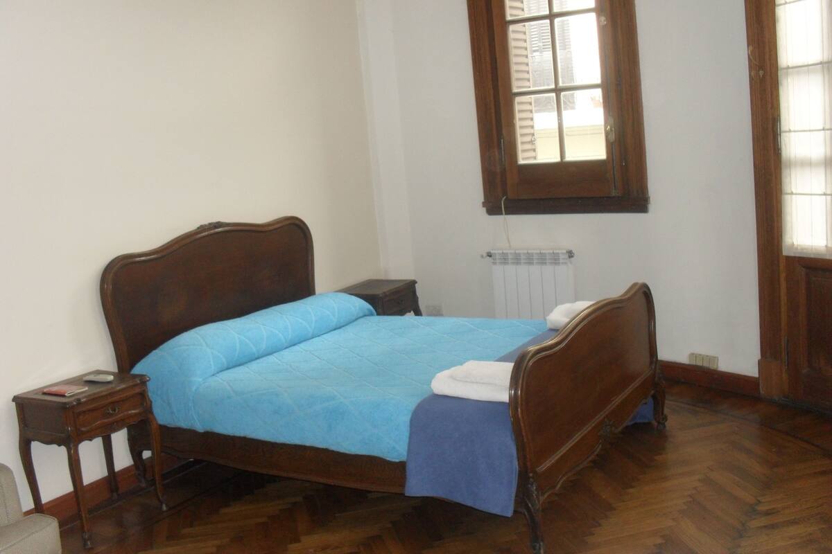 Single Room, Private Bathroom | In-room safe, individually decorated, individually furnished
