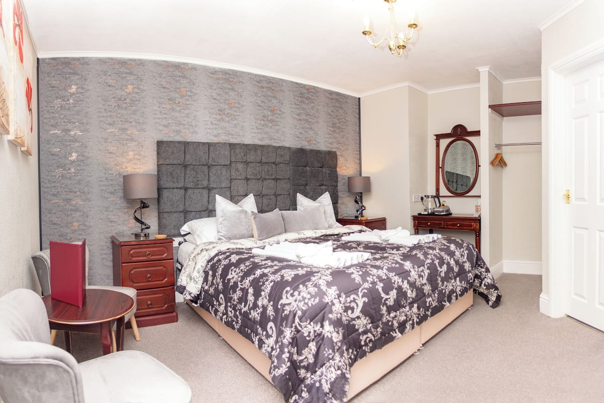 Standard Twin Room | Egyptian cotton sheets, premium bedding, Select Comfort beds, minibar