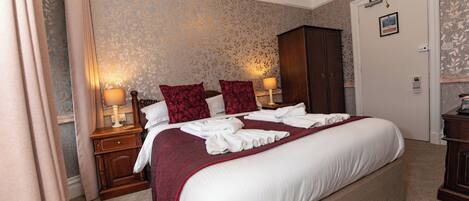 Business tweepersoonskamer, en-suite badkamer (Small) | Lakens van Egyptisch katoen, luxe beddengoed, Select Comfort-bedden